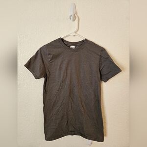 Gildan softstyle ring spun t-shirt in gray